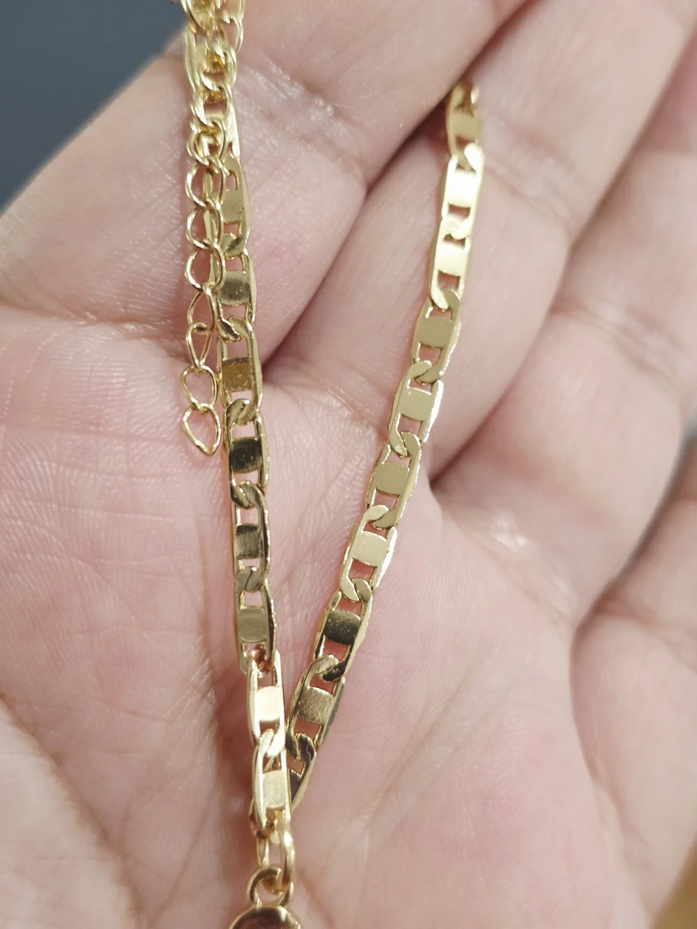 Santis Jewelry shiny 18k